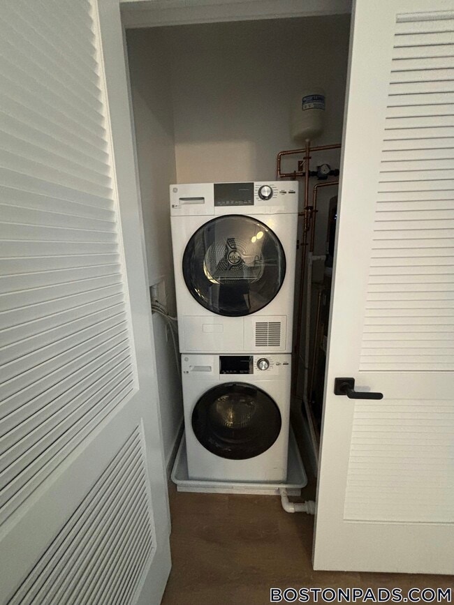 Building Photo - 199 Gardner St