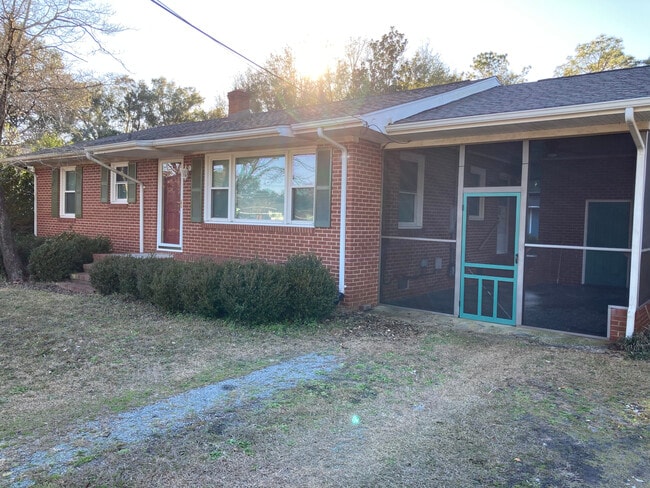 Building Photo - 227 Wood Dale Dr