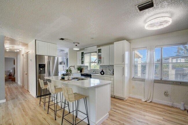 Foto del edificio - 5710 Driftwood St