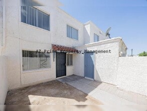 Building Photo - 5246 N 42nd Ln