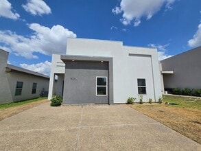 Building Photo - 1604 Coba Dr
