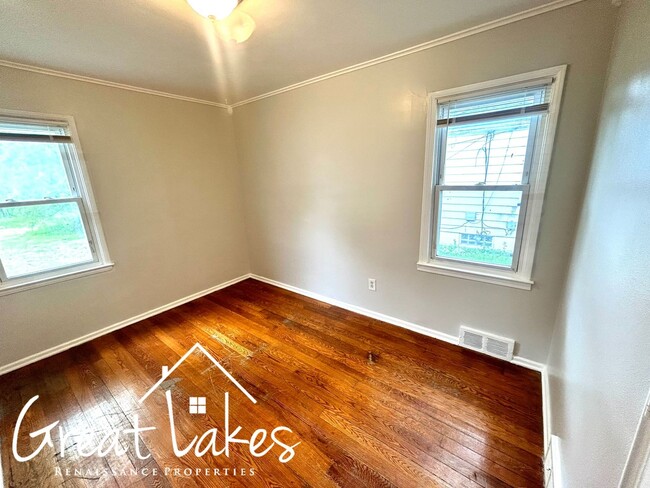 Building Photo - Charming 3 bedroom / 1 bathroom Harper Woo...