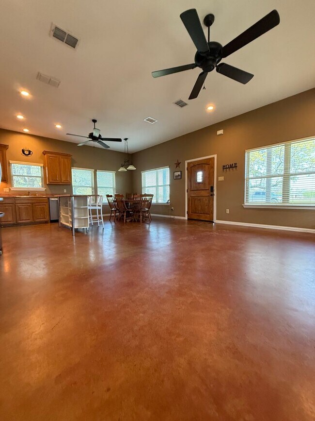 Foto del edificio - Acreage - HORSE PROPERTY - Peaceful Country Living