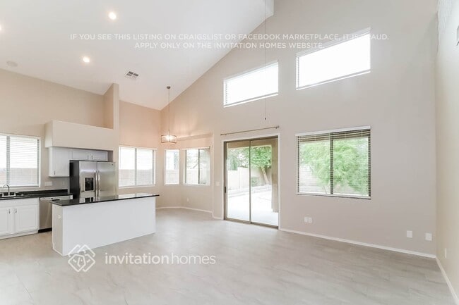 Foto del edificio - 8787 W Augusta Ave