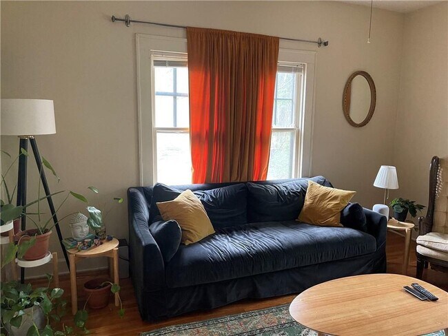 Building Photo - 707 Graham Pl