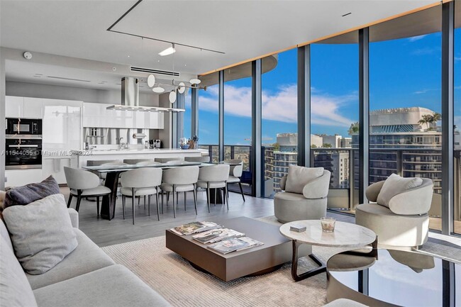 Building Photo - 1000 Brickell Plz