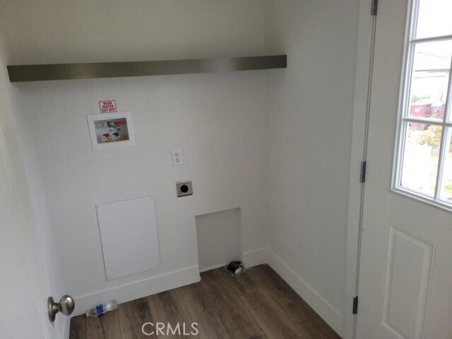 Foto del edificio - 4287 Corona Ave