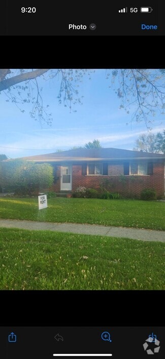 Building Photo - 21216 E Thirteen Mile Rd