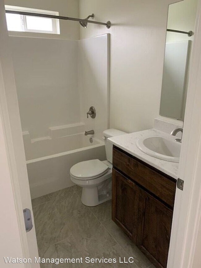 Building Photo - 3 br, 2.5 bath House - 1905 River RD