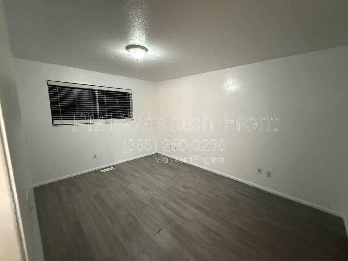 Building Photo - 211 W 4850 S