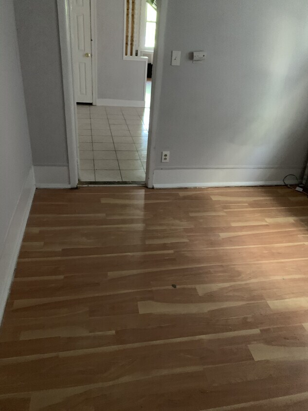 Bedroom - 423 W Fisher Ave