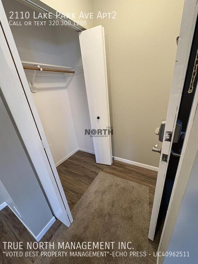 Foto del edificio - 2110 Lake Park Ave