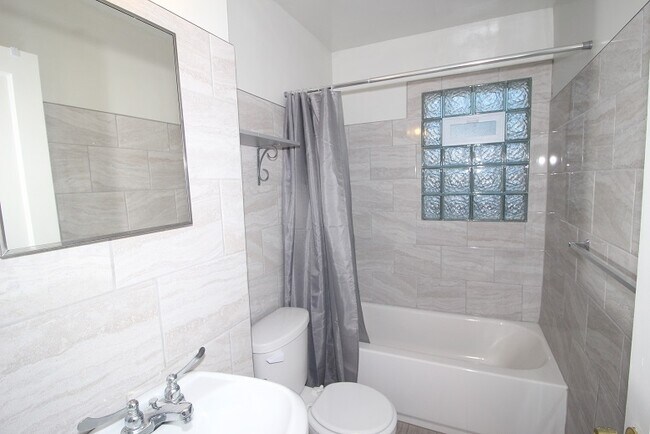 Foto del edificio - 21738 Tuscany Ave