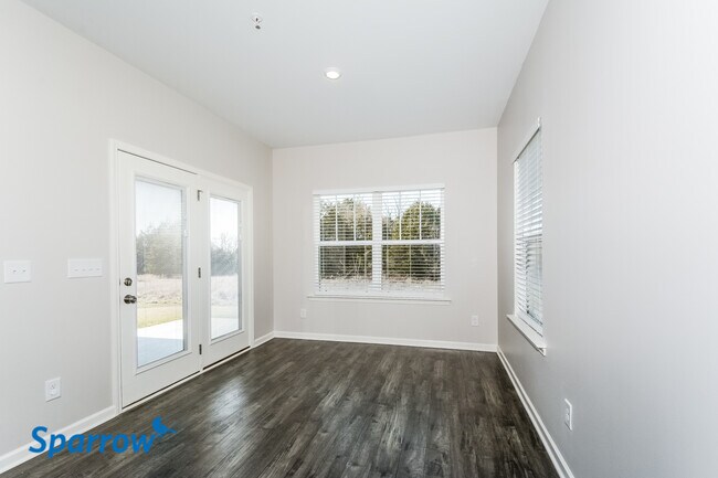 Building Photo - 400 Bakerview