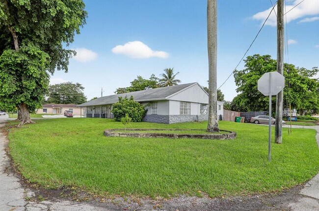 Foto del edificio - 6501 SW 49th St