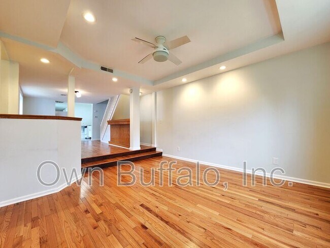 Foto del edificio - 742 Plymouth Ave