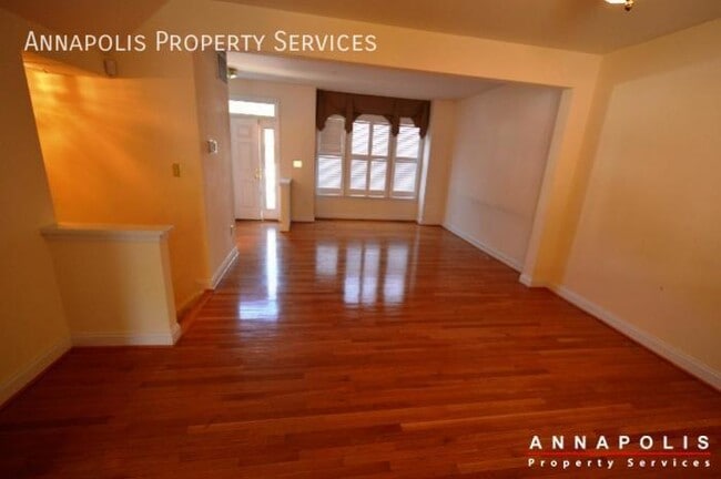 Building Photo - 828 Stonehurst Ct