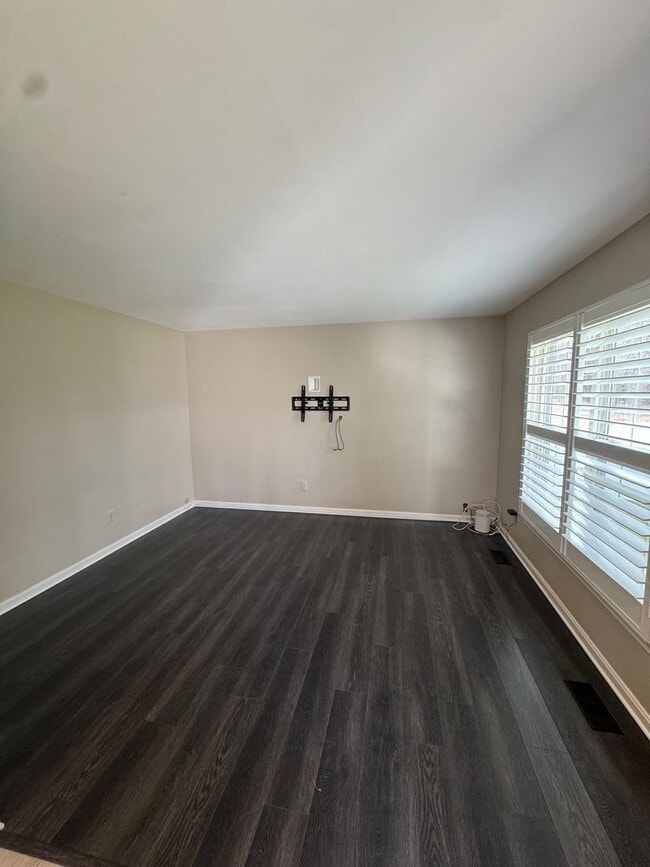 Building Photo - BEAUTIFUL Single Family Home in Abingdon! 4 Bedrooms | 2 Full Baths | 2 Half Baths | Approx. 2,66...