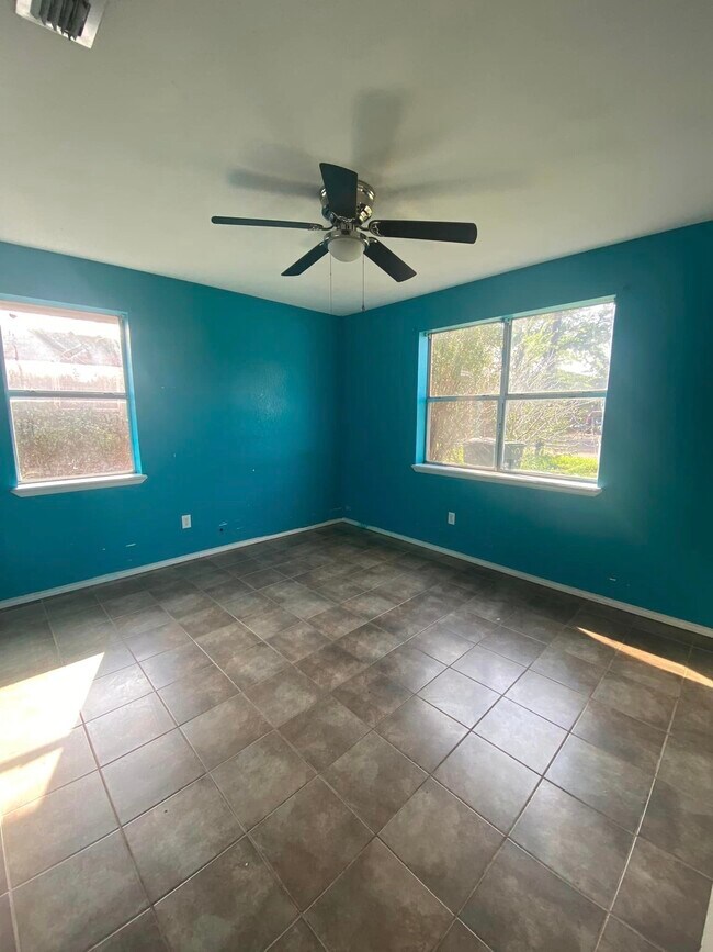 1213 S 1st St, Harlingen, TX 78550 House Rental in Harlingen, TX