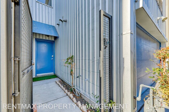 Foto del edificio - 3 br, 3 bath House - 1158 E. CARSON AVE