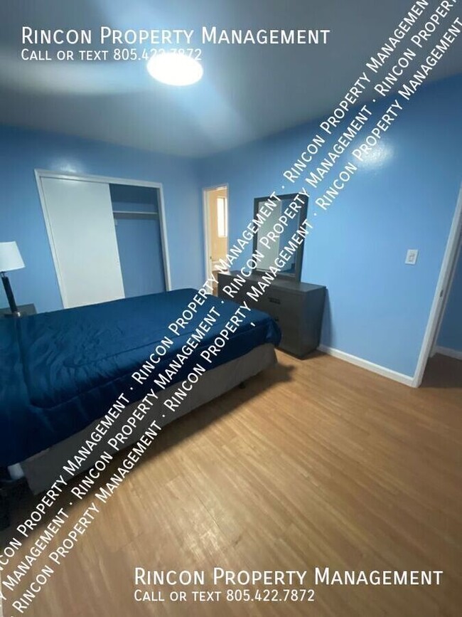 Foto del edificio - *ONE BEDROOM ONLY with PRIVATE HALF BATH* ...