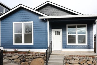 Building Photo - 12917 SE Ridgecrest Rd