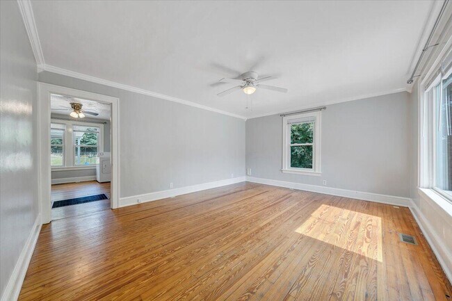 Foto del edificio - 812 Mississippi Ave NE