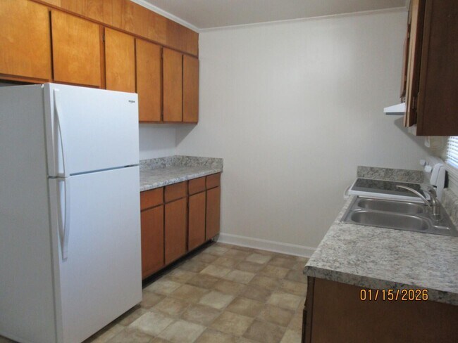 Building Photo - 326 W Hampton Ave