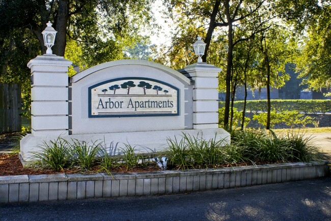 Building Photo - Arbor Apartments