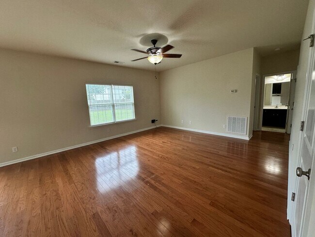 Building Photo - 30 Chestnut Oak Dr