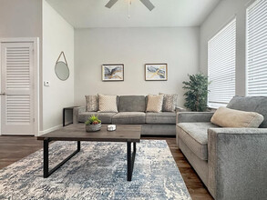 Building Photo - 124 S Morgan St