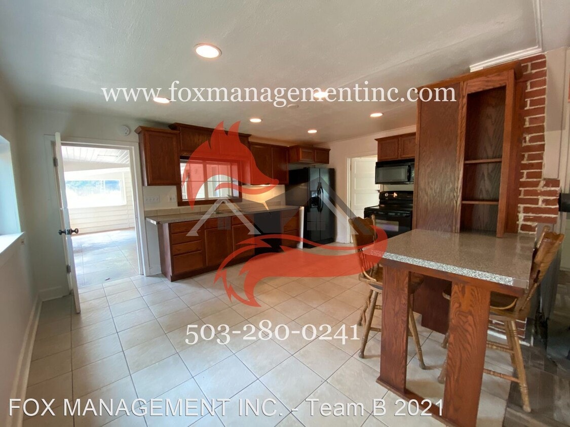Primary Photo - 17494 S Clackamas River Dr