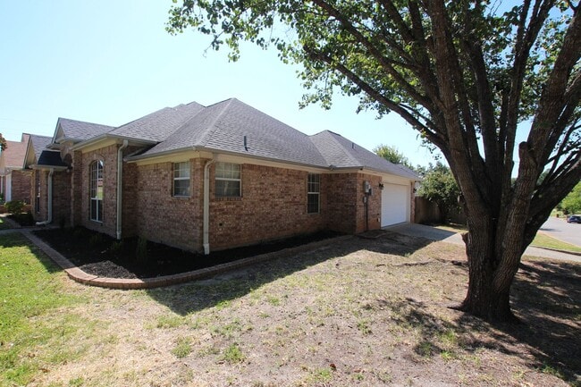 Building Photo - Beautiful 3 Bedroom in Tyler! Coming Soon!