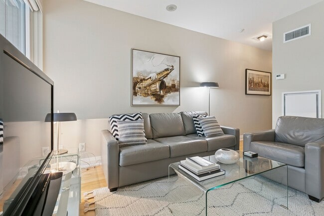 Building Photo - 80 John St