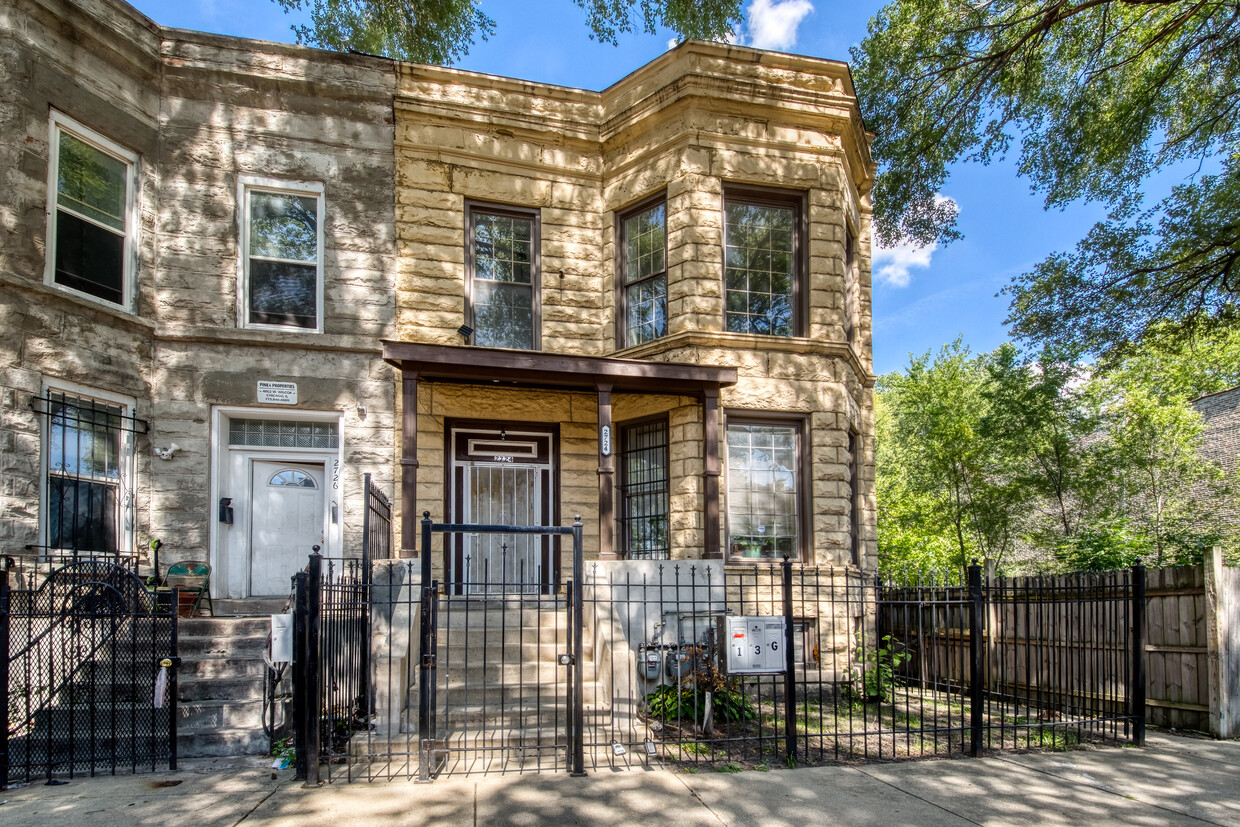 Foto principal - 2724 W Lexington St
