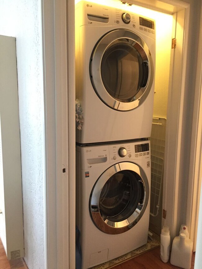 Foto del edificio - 1380 Hearst Ave