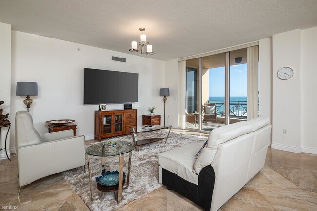 Building Photo - 2 br, 2.5 bath Condo - 3501 N Ocean Dr Apt 6C