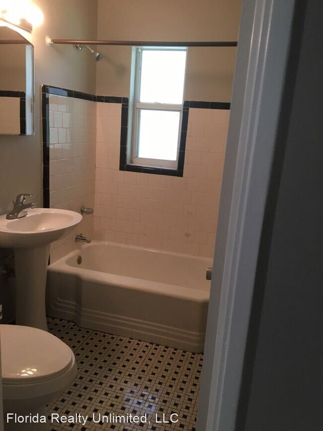 Foto del edificio - 3 br, 2 bath House - 4415 West Wisconsin A...