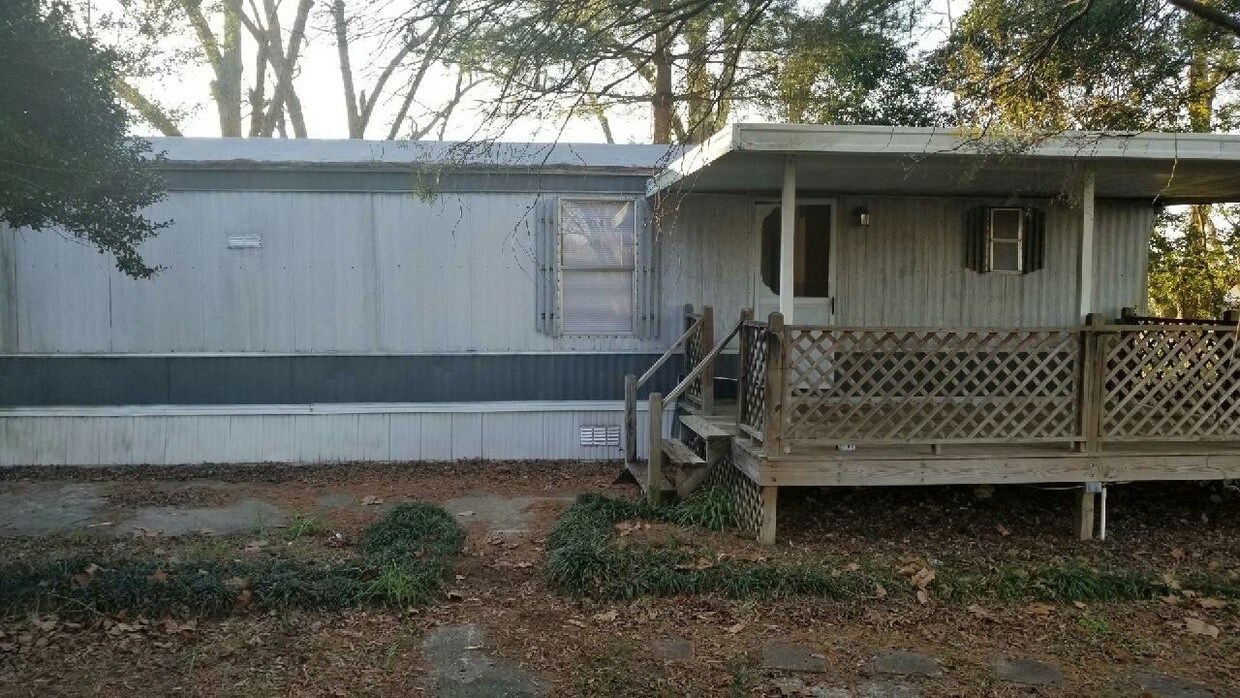 Exterior - 2208 Elberta Rd