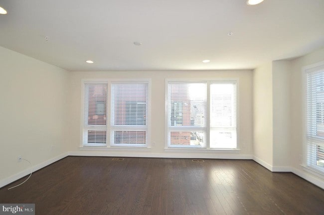 Building Photo - 408 Stabler Ln