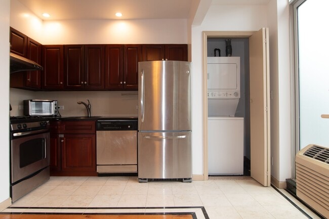 Photo - 1635 Lexington Ave Apartment