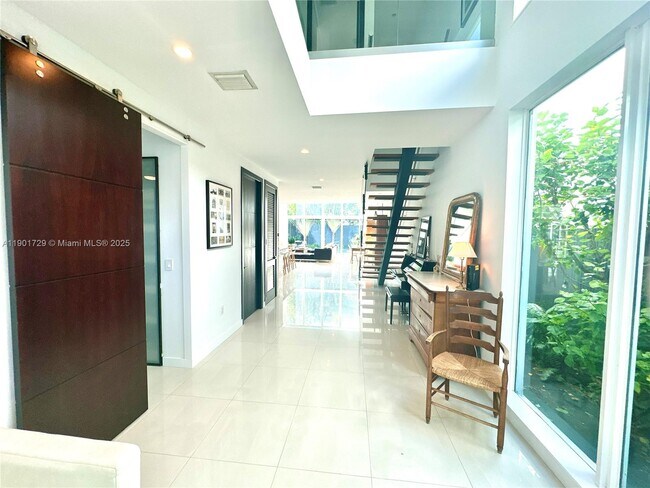 Foto del edificio - 1668 SW 29th Ave