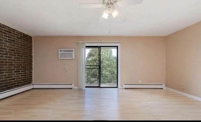 Foto del edificio - 238 E Bailey Rd