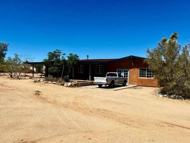 Foto del edificio - Charming 3-Bedroom Home for Rent in Lander...