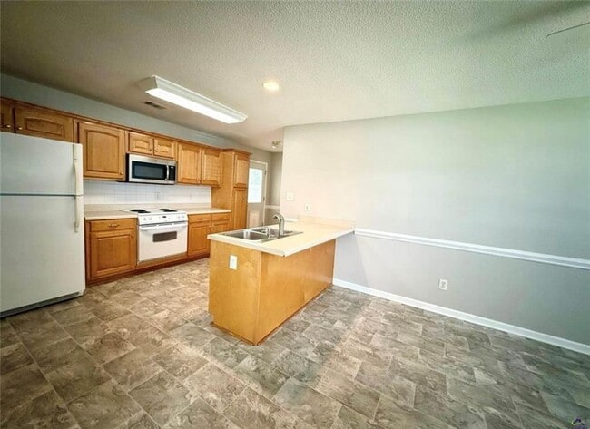 Building Photo - 448 Falkirk Dr