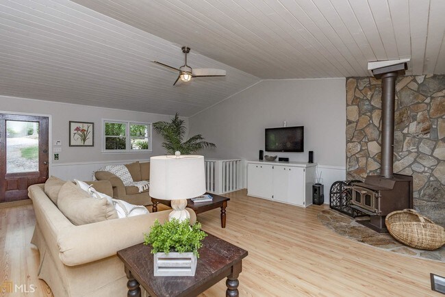 Building Photo - 1360 Parks Mill Dr