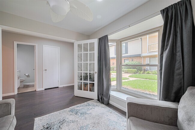 Building Photo - 14688 Perthshire Rd