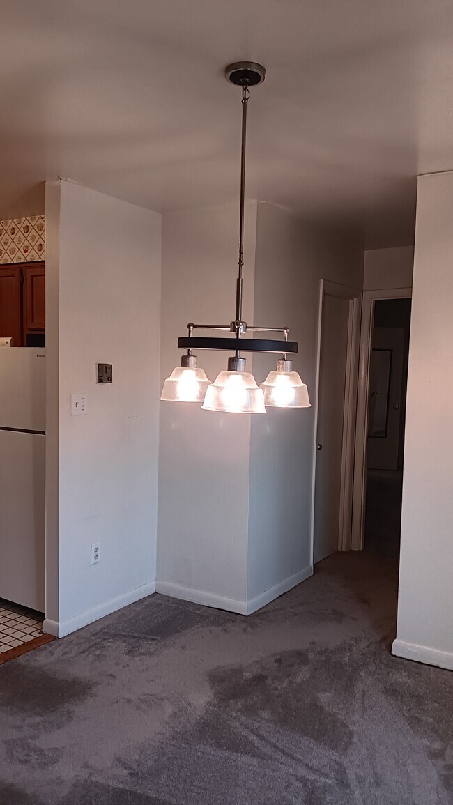 dining room - 1510 S George Mason Dr