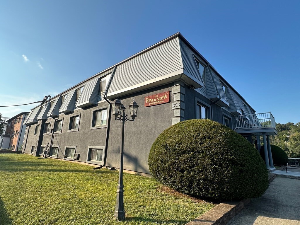 222 Stackpole St Unit 15, Lowell, MA 01852 Condo for Rent in Lowell