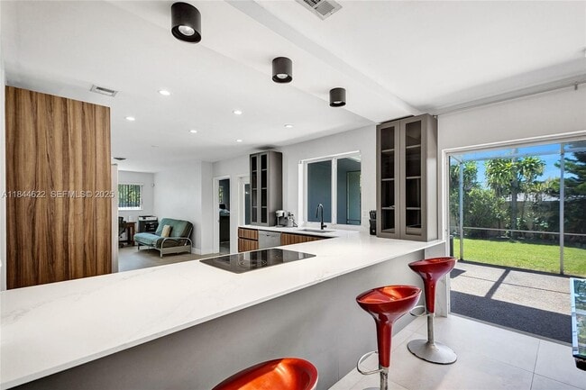 Building Photo - 1940 NE 185th Terrace